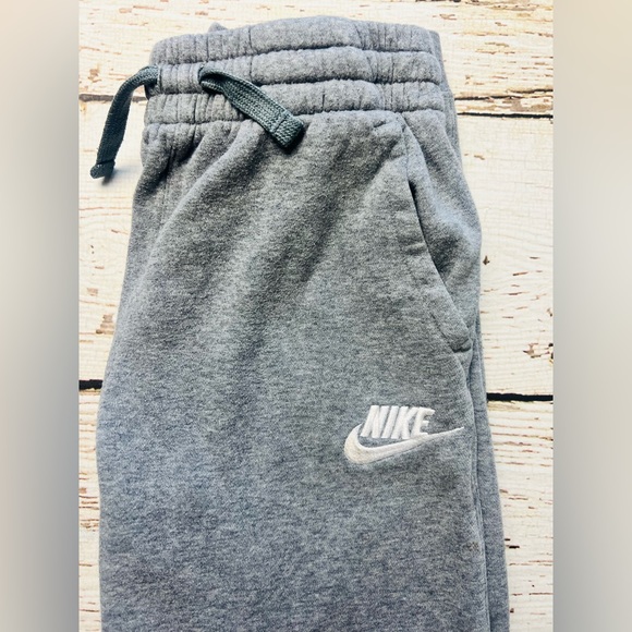 Boys size 14 (L) bundle of clothes (4 items). Excellent condition. Nike, Spyder - Picture 7 of 7